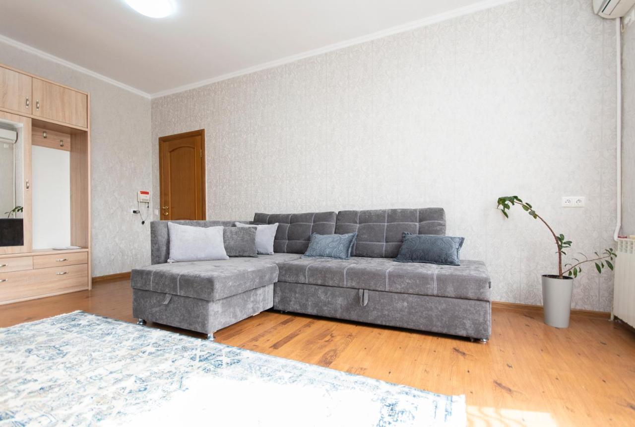 Comfortable Apartment In The Golden Square. Almaty Ngoại thất bức ảnh