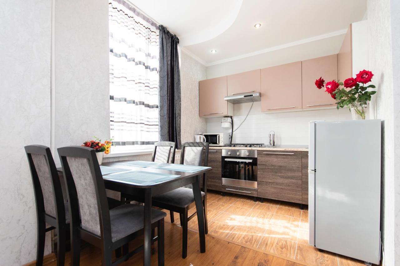 Comfortable Apartment In The Golden Square. Almaty Ngoại thất bức ảnh